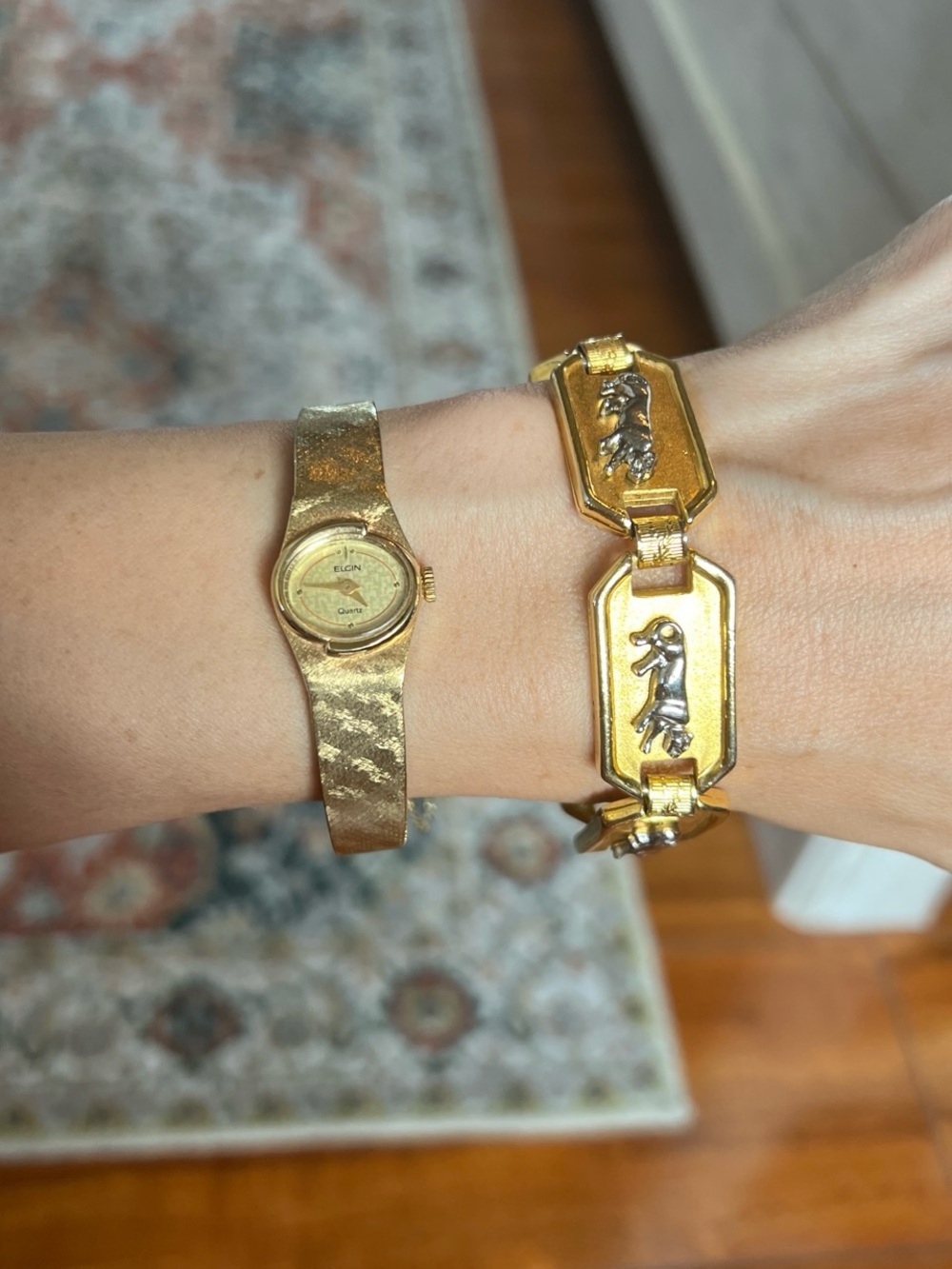 ✨Elgin Women's Gold-Tone Bracelet Watch - Classic Gold✨